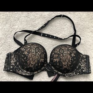 NWOT BLK VS STUDDED FAUX LEATHER TRIM BRA SZ 32C